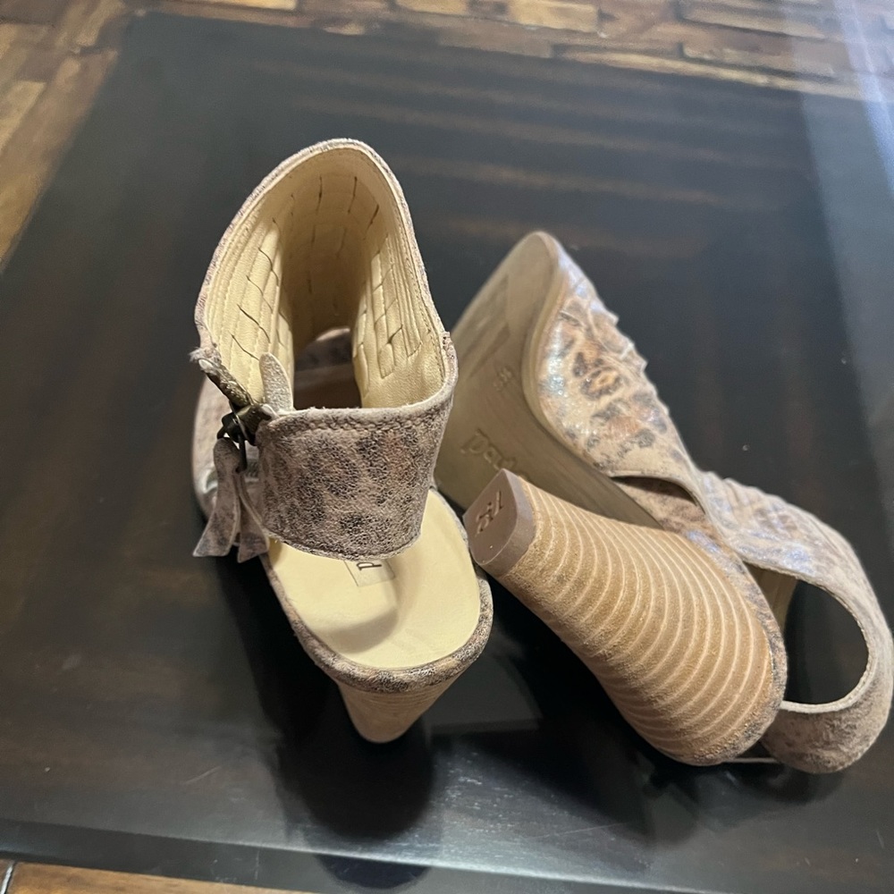 Paul Green Leopard Print Cayenne Peep Toe Sandals… - image 3